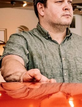 Selvom det er positivt, at han nu har fået det job, han ønskede, er der samtidig en enorm skuffelse hos Martin Aaholm over hele forløbet, som han kalder den værste kamp i mit liv.